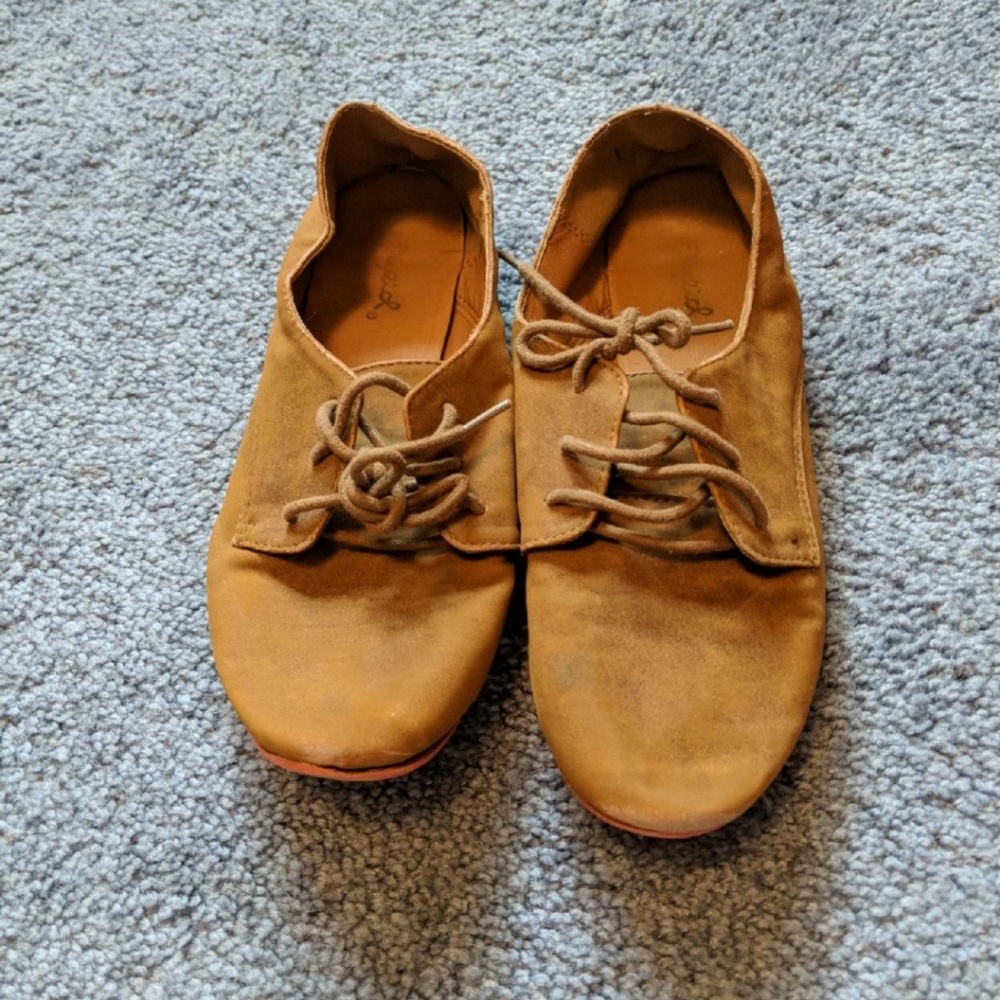 Cute tan shoes